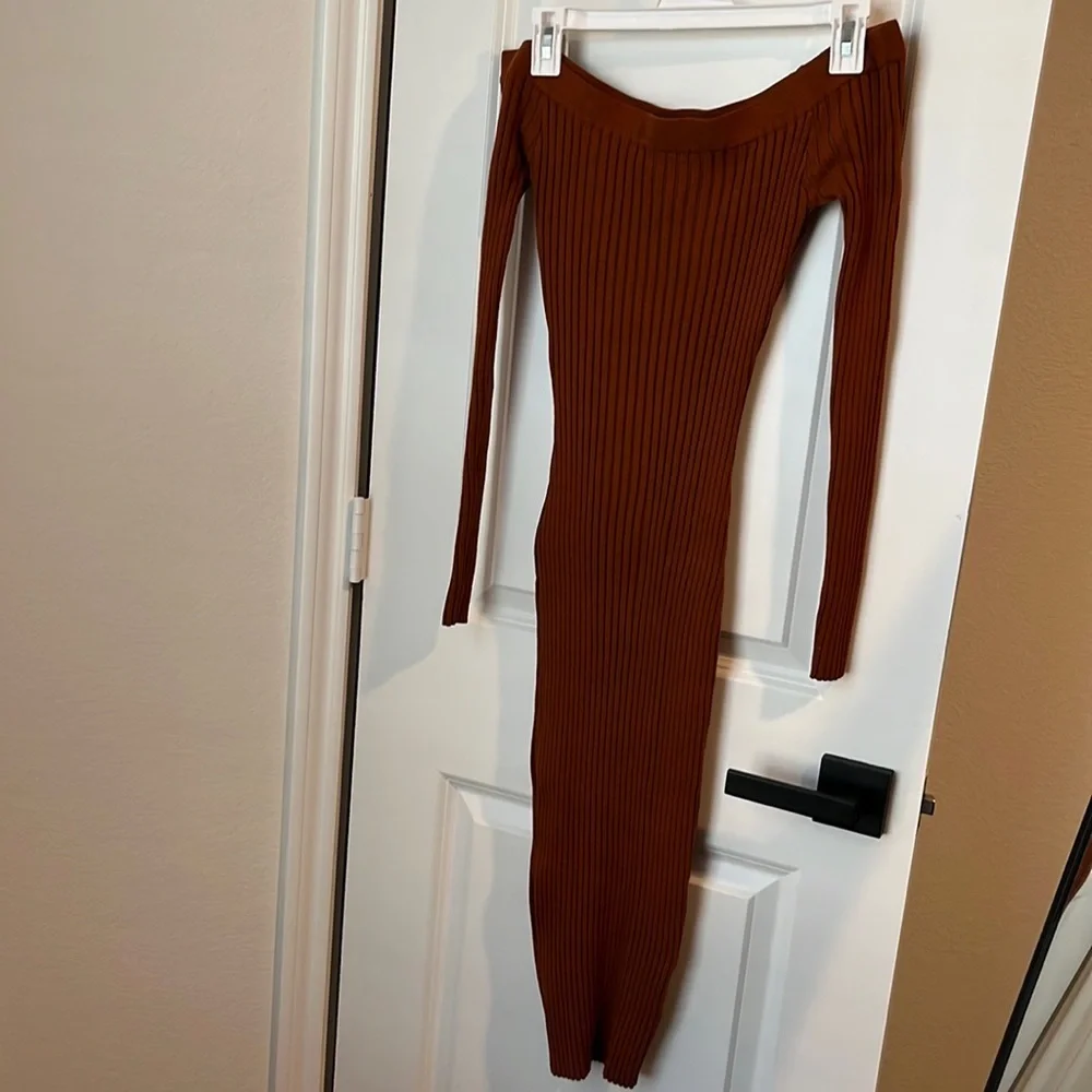 Burnt Orange Windsor Sweater Off Shoulder Dress - M - Picture 4 of 7